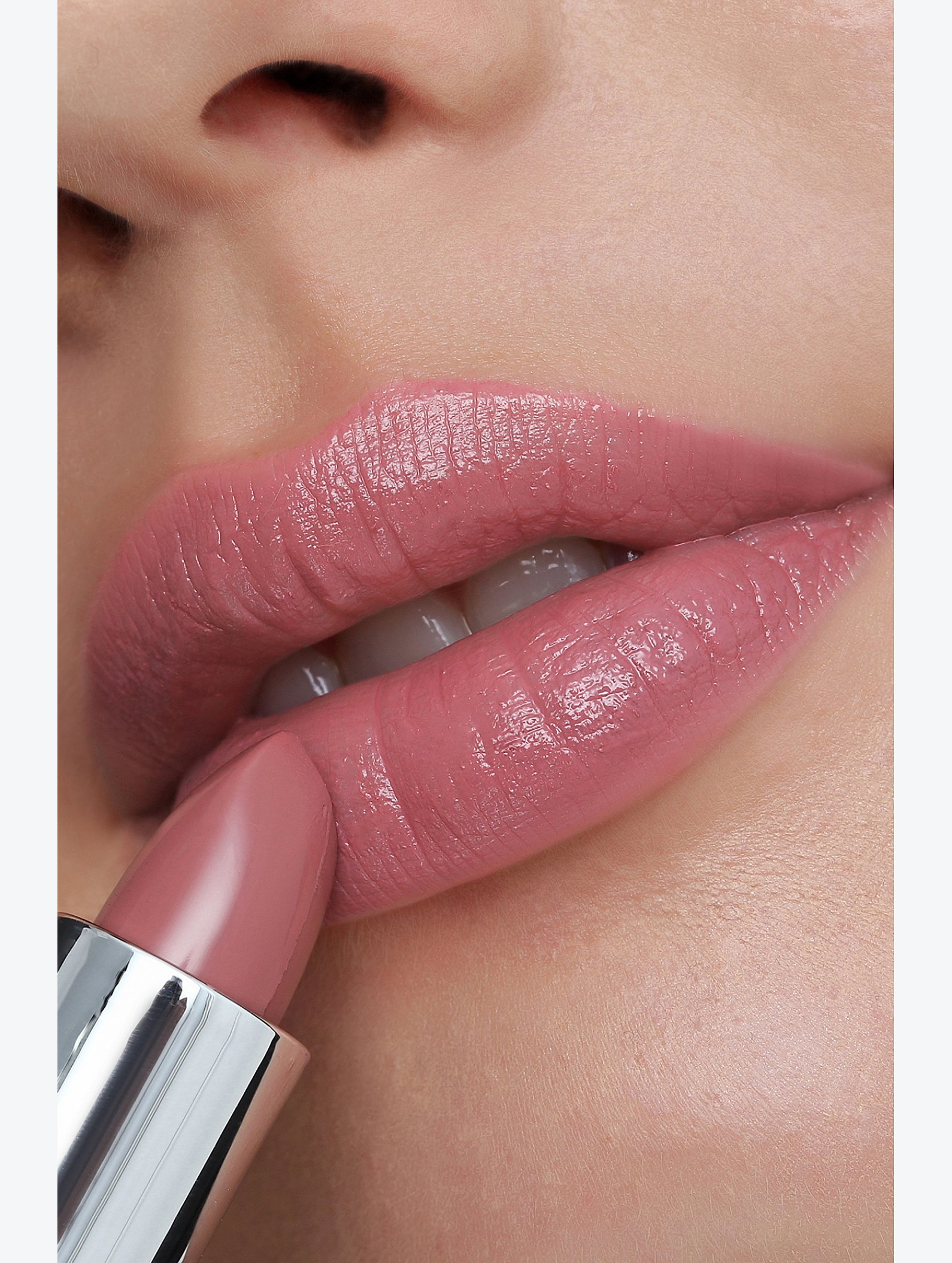 Помада для губ Luxury Moisturizing Lipstick т.401 etude 3,8 г LAMEL Professional