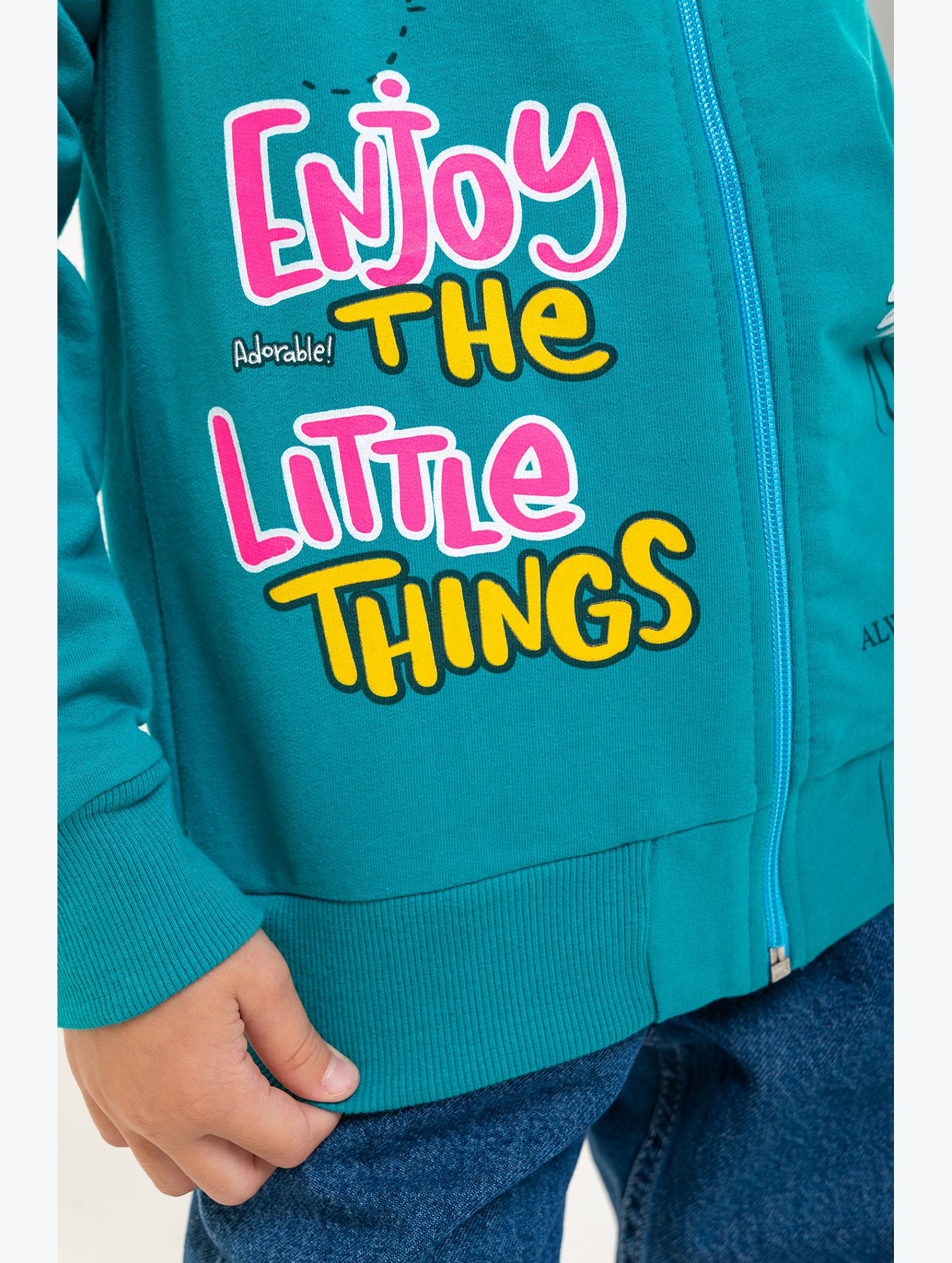 Бомбер для девочки из футера Bonito