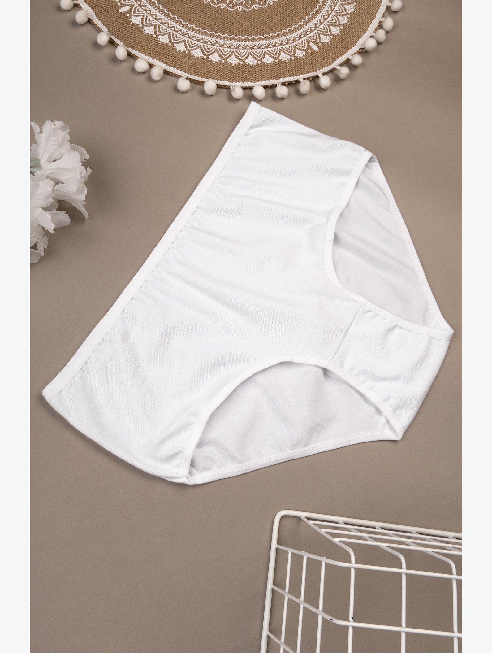 Женские трусы-слипы с высокой посадкой Donella