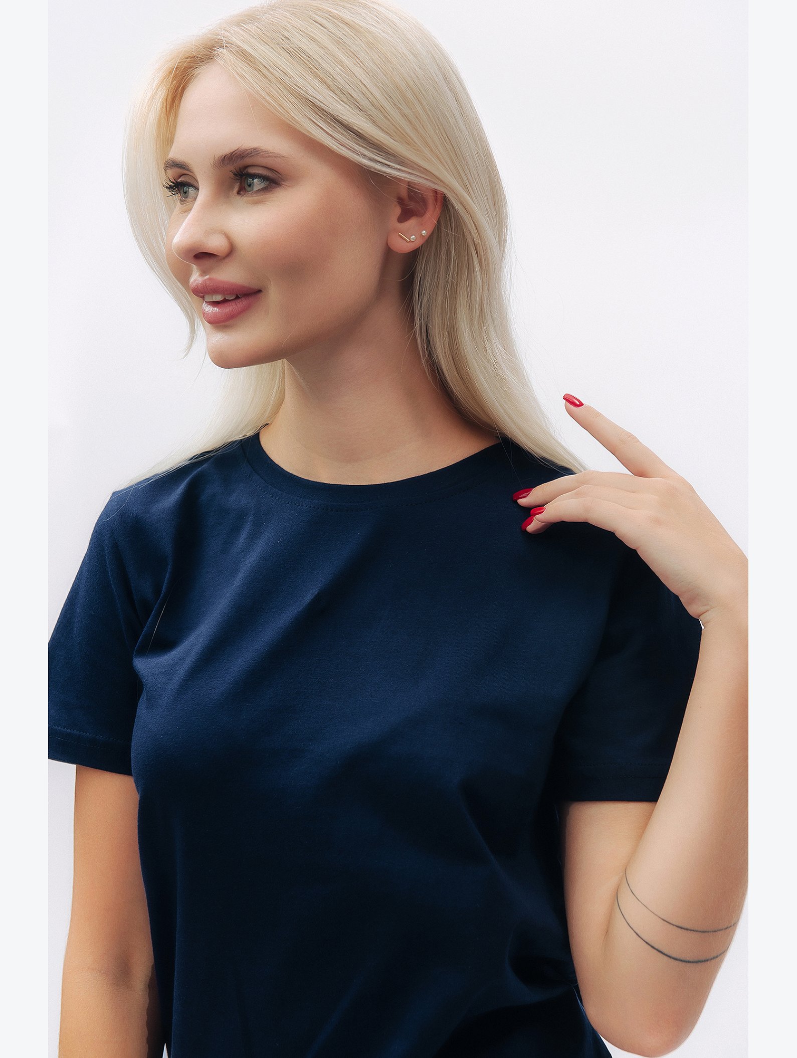 Однотонная женская футболка Happyfox
