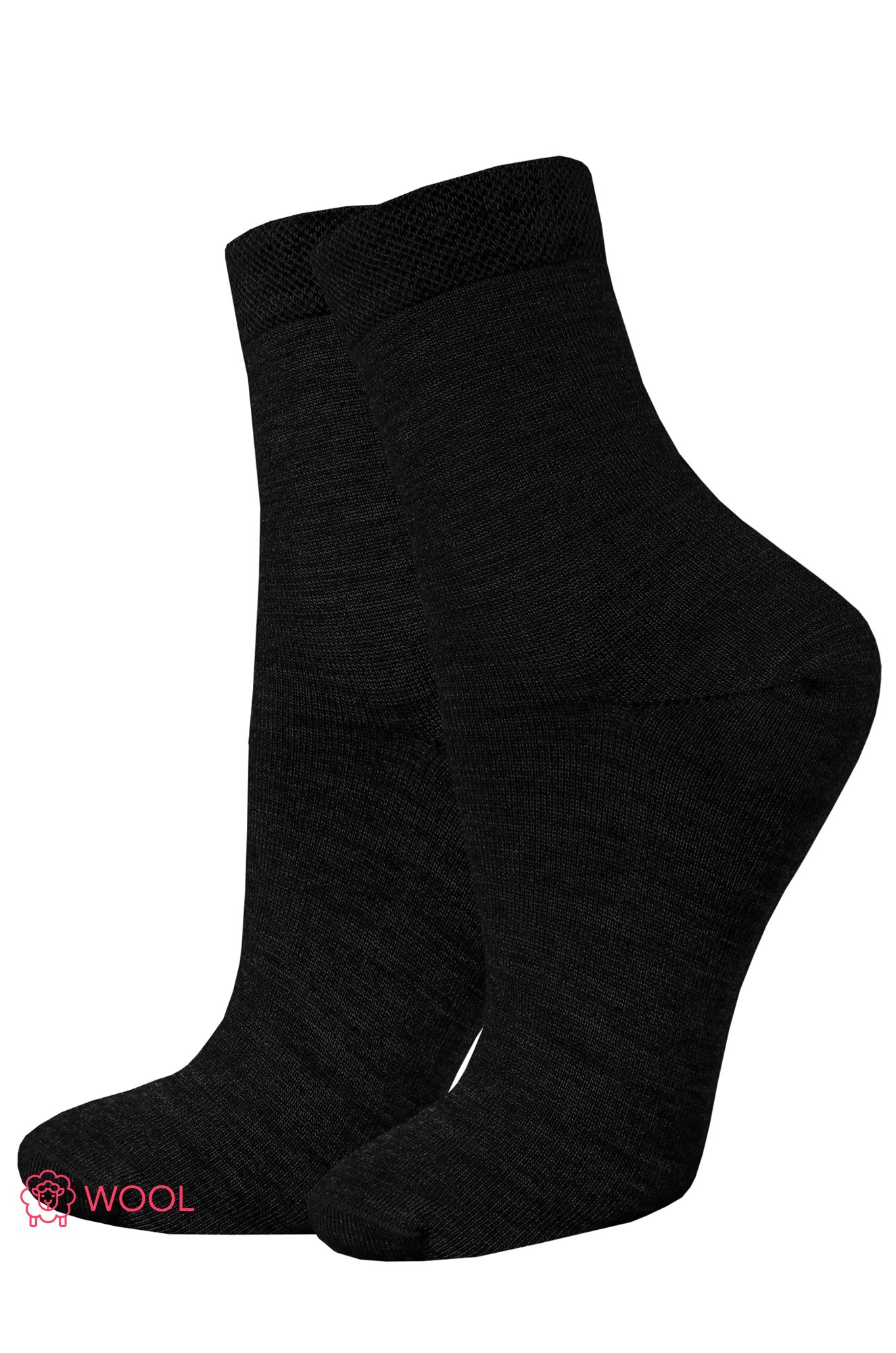 Носки на белом фоне черные