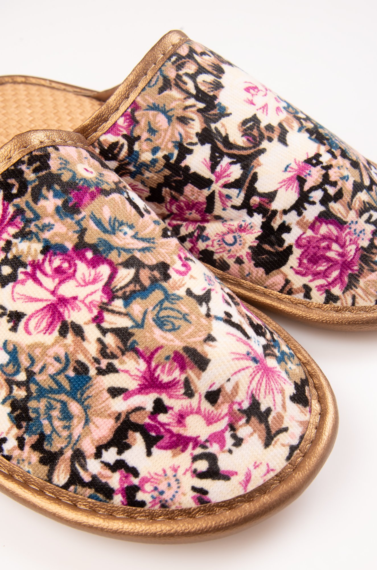 Тапочки женские BRIS