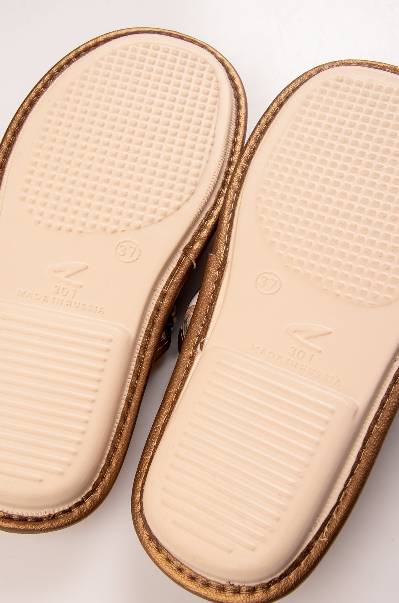 Тапочки женские BRIS