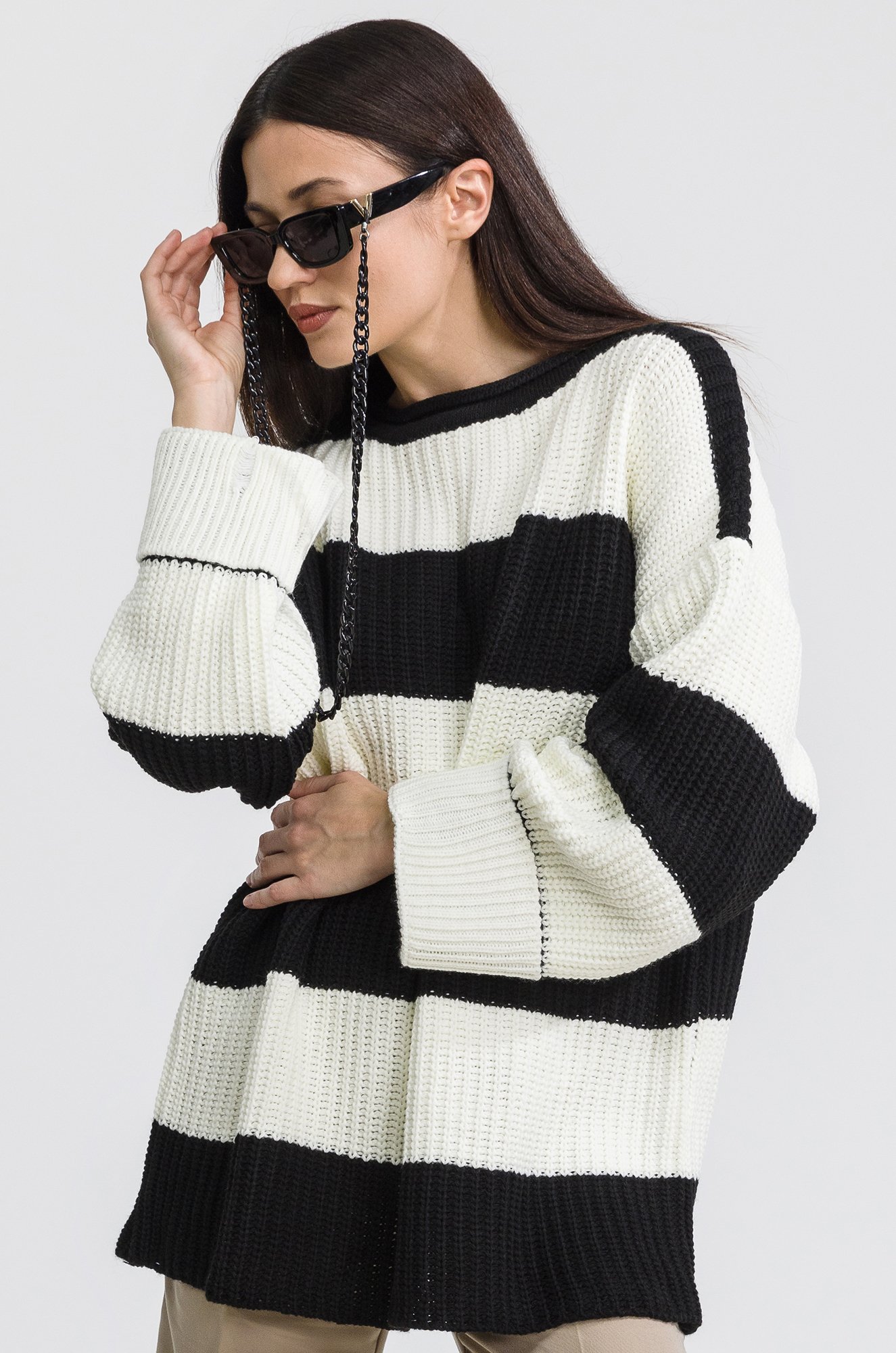 Женский удлиненный вязаный свитер оверсайз в полоску Happyfox