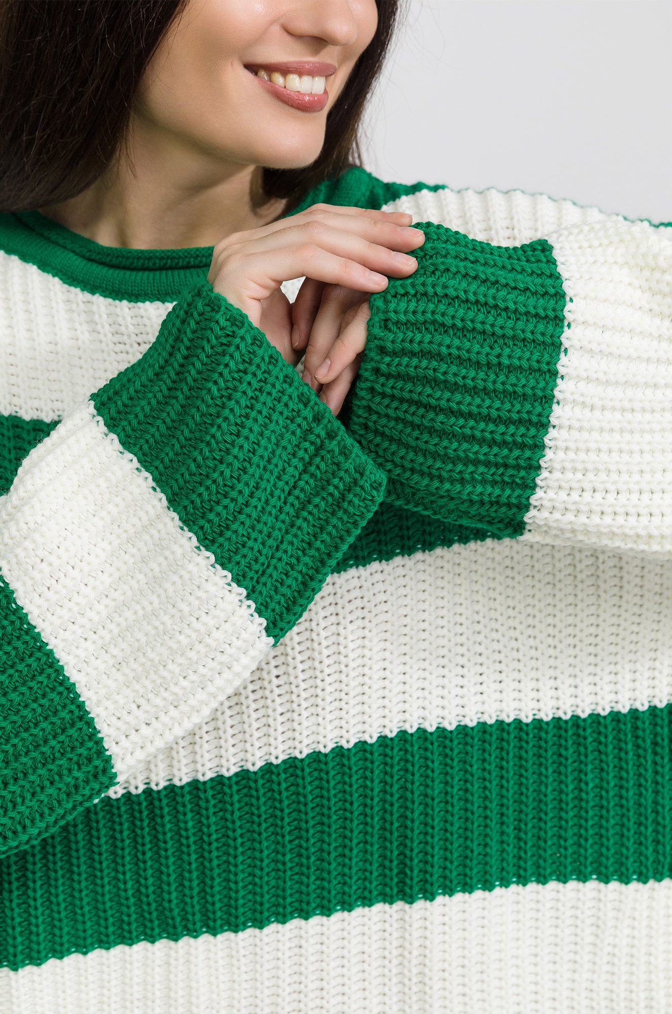 Женский вязаный свитер оверсайз в полоску Happyfox