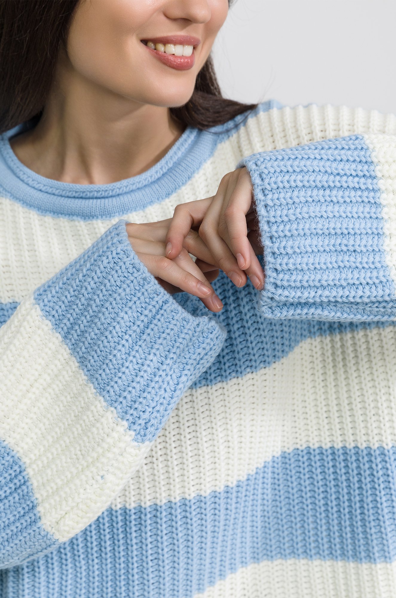 Женский вязаный свитер оверсайз в полоску Happyfox