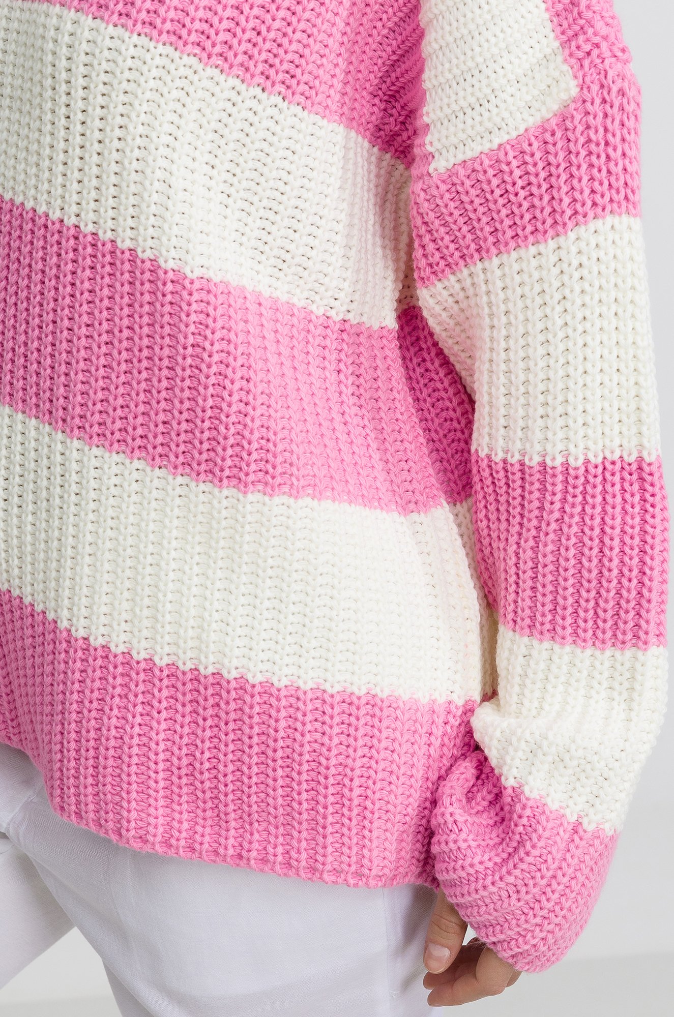 Женский вязаный свитер оверсайз в полоску Happyfox