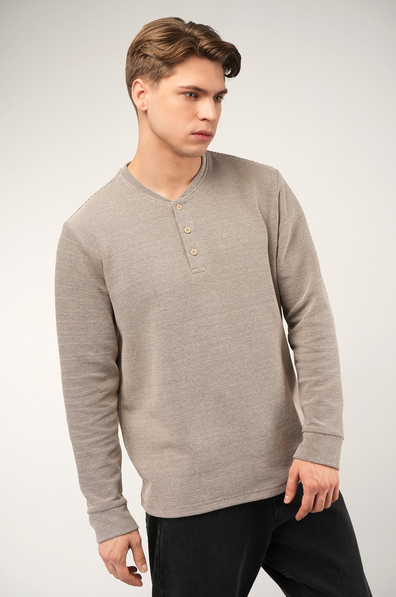 Мужской лонгслив на пуговицах Happyfox