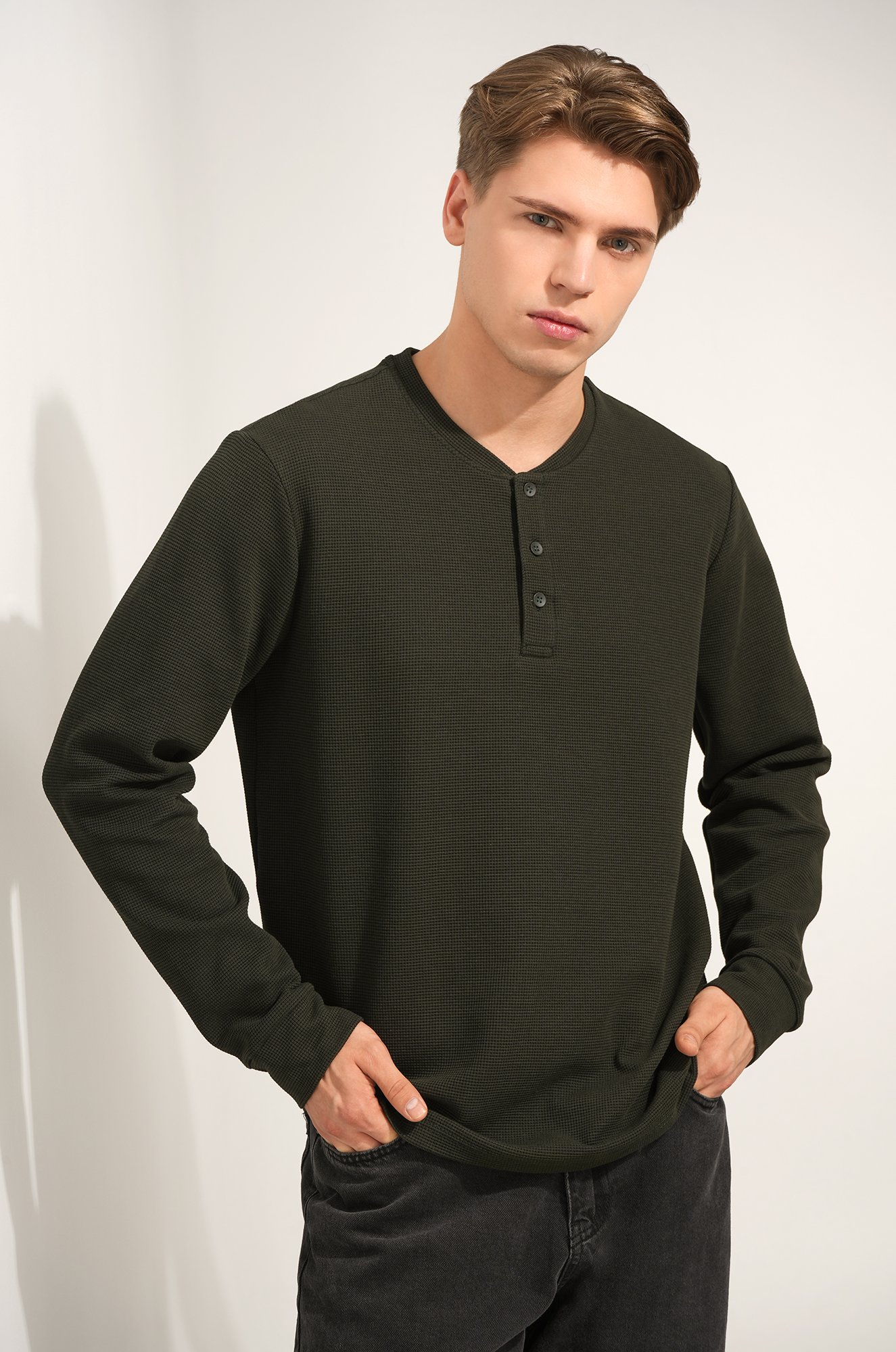 Мужской лонгслив на пуговицах Happyfox