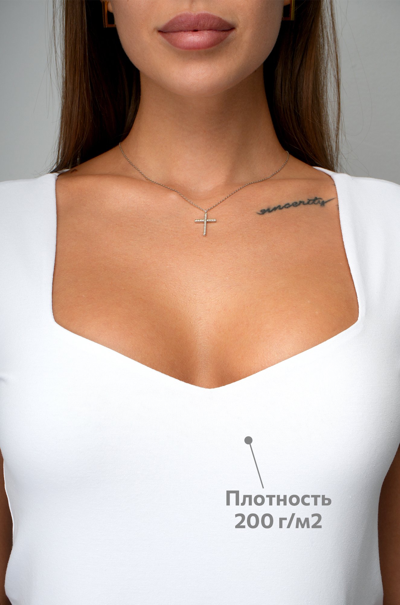 Женская футболка с глубоким вырезом Happyfox