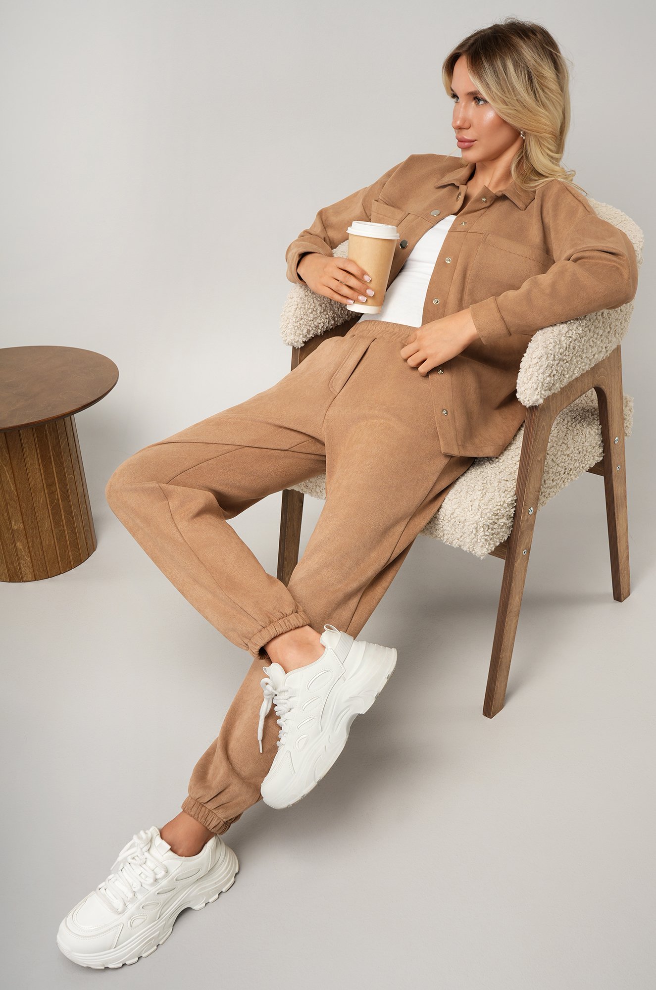 Женский костюм из экозамши Happyfox 
Женский костюм из экозамши Happyfox