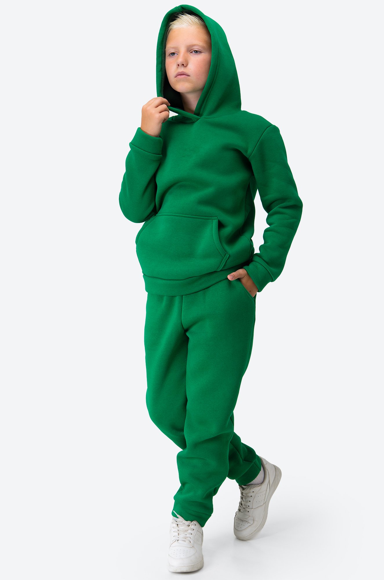 Зеленый костюм из футера