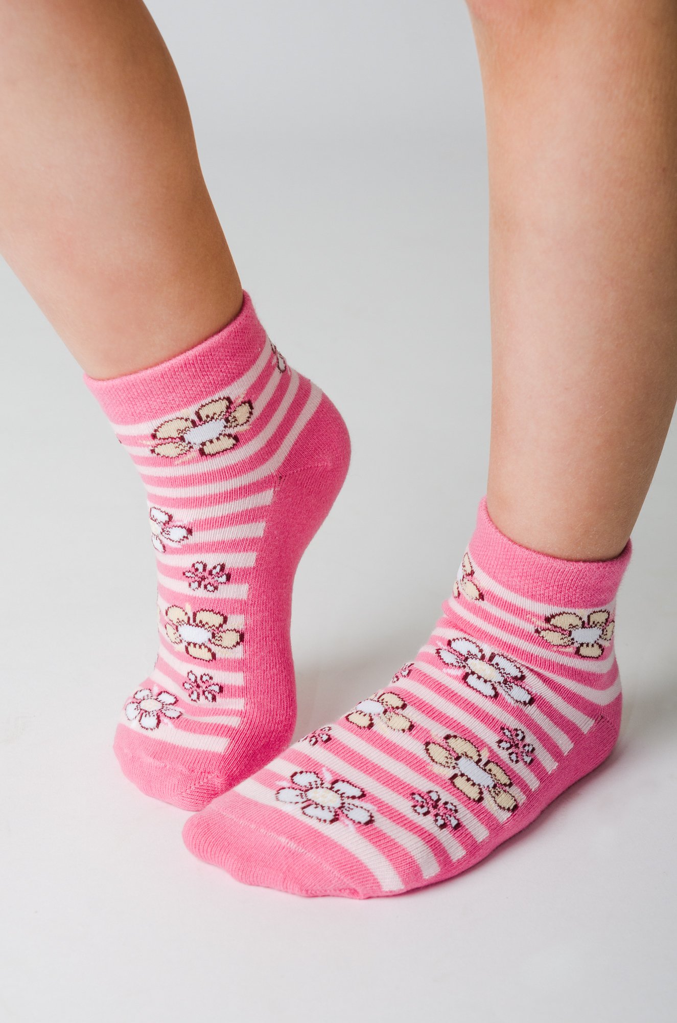 Летние носочки. Носки для девочек. Летние носочки для девочки. Носки для девочек 10 лет. Носки для девочек 5 лет.