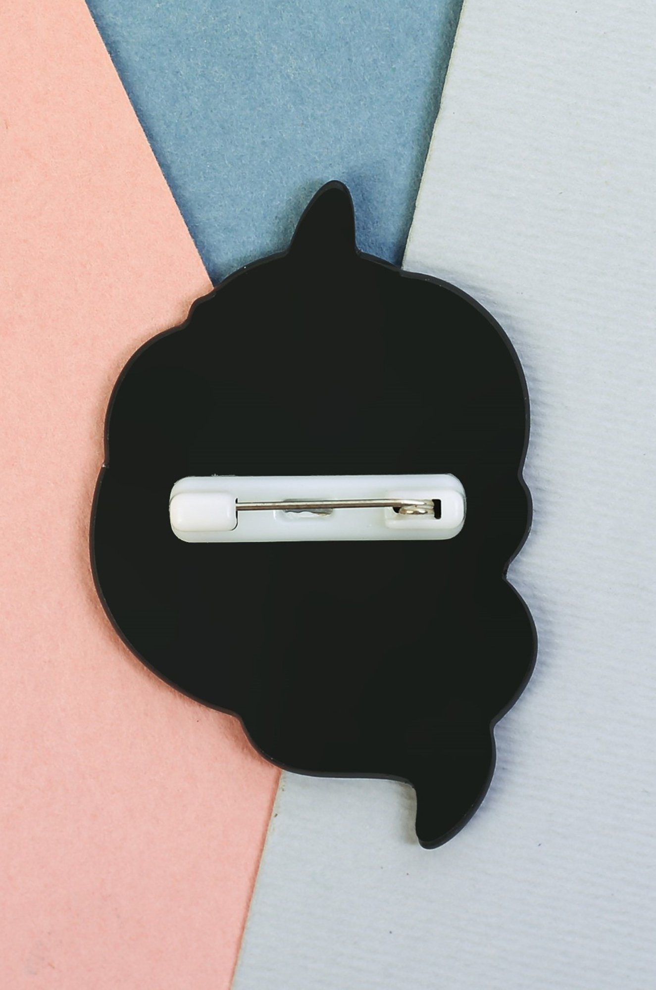 Значок акриловый на подложке Micio