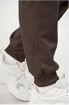 коричневый