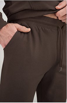 коричневый