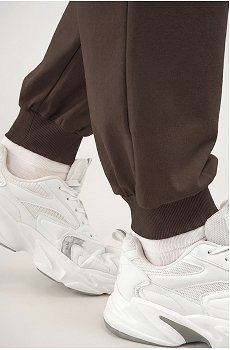 коричневый