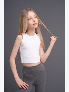 белый