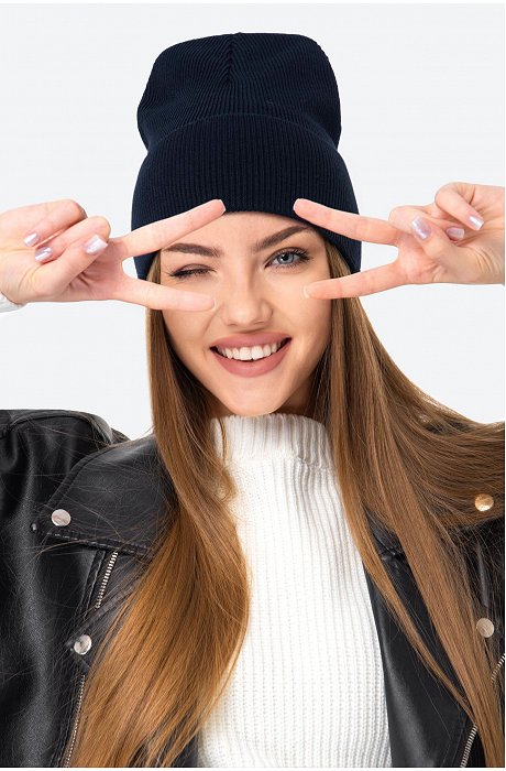 Вязаная шапка в рубчик с отворотом Happy Fox