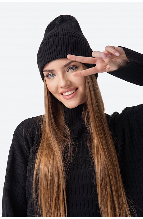 Вязаная шапка в рубчик с отворотом Happy Fox