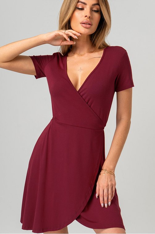 домашние фото жён Женское домашнее платье на запах из вискозы Happyfox 6694903 красный купить  оптом в HappyWear.ru