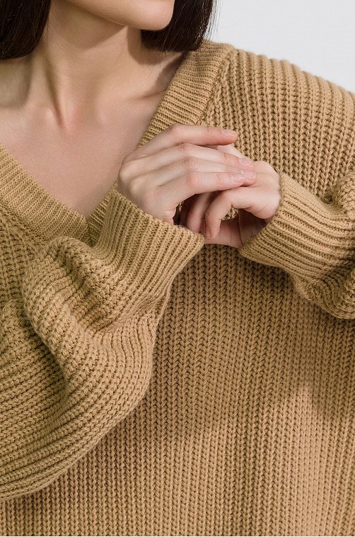 Вязаный свитер женский спицами (98 фото)