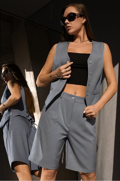 Женский костюм с жилетом и шортами Happyfox