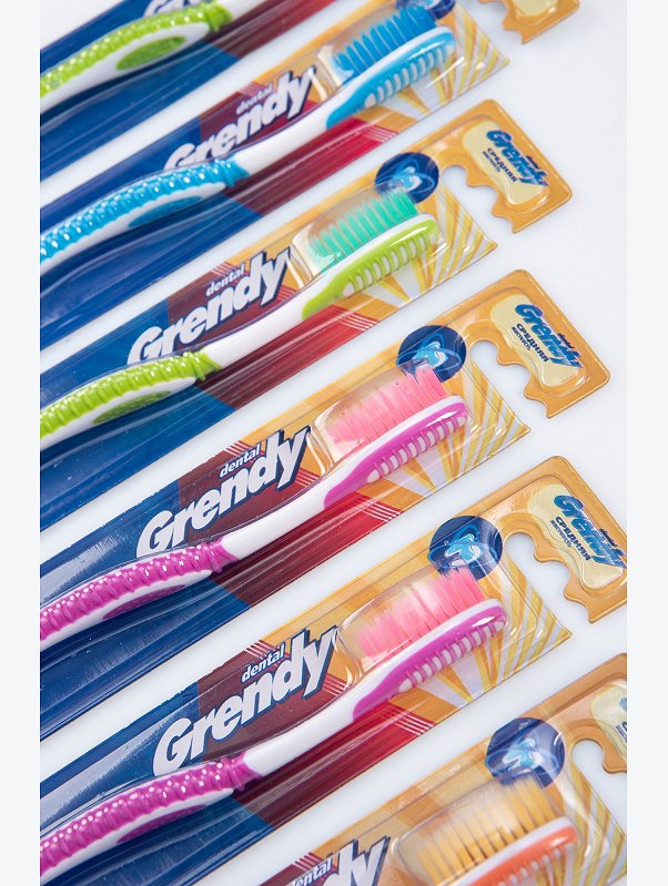 Зубная щетка средней жесткости Эксперт чистоты Grendy