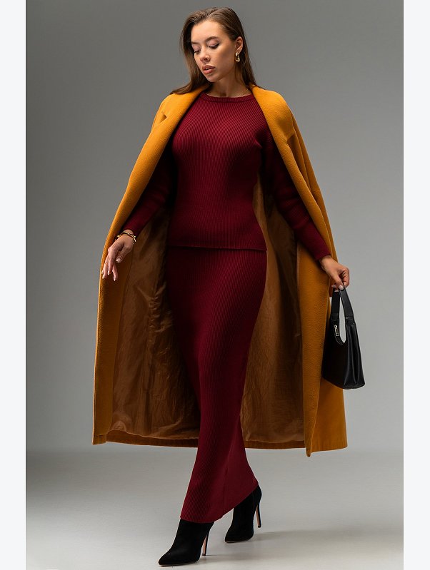 Женский вязаный костюм с юбкой Happyfox